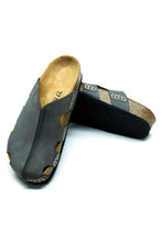 Load image into Gallery viewer, Unisex Anatomical Natural Footbed Stone Color Leather Slippers